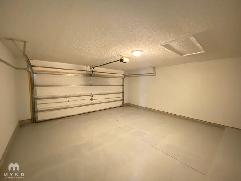Building Photo - 11053 Campus Heights Ln