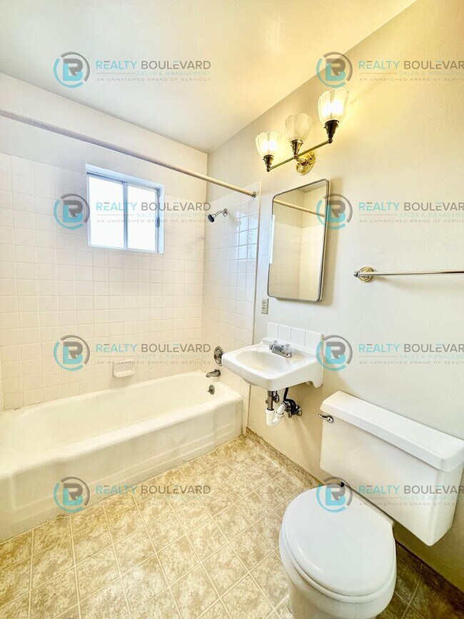 Building Photo - 1 Bedroom 1 Bath + Office next to Idlewild Park & the Truckee River