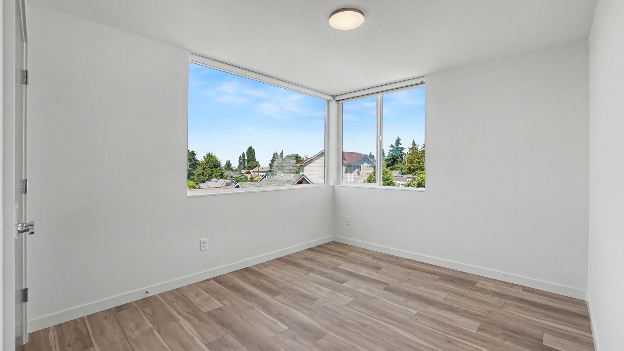 Building Photo - 5567 23rd Ave S
