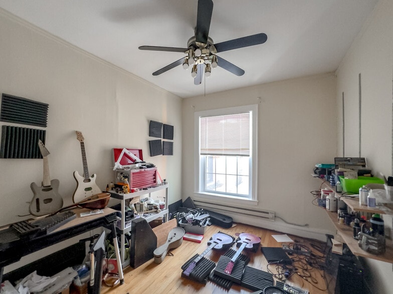 Building Photo - 945 Judson Ave