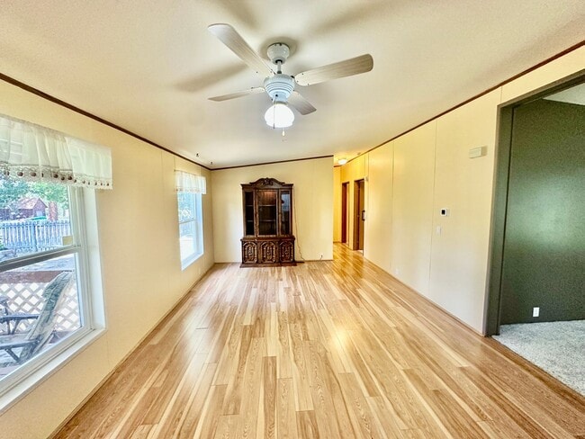 Building Photo - Suncrest Rental