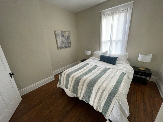 Building Photo - Downtown Crawfordsville Home