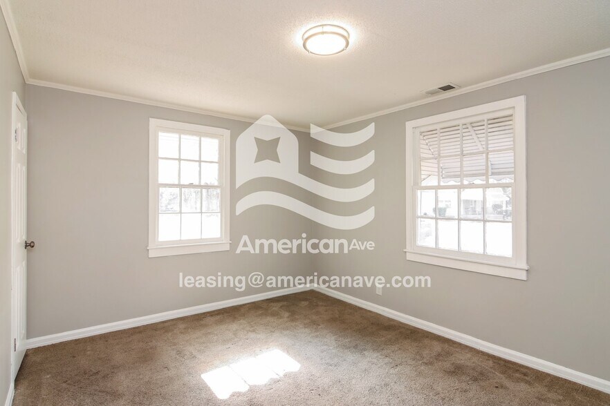 Building Photo - 1324 Macon Ave