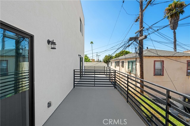 Building Photo - 1039 W 43rd St