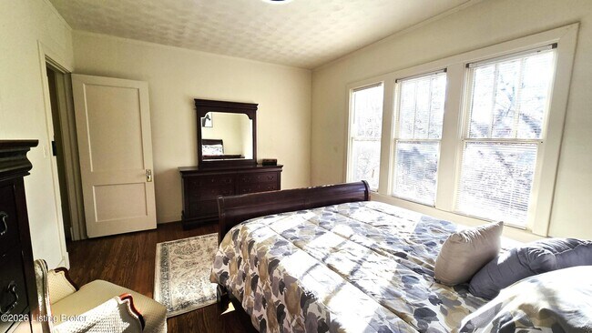 Building Photo - 1375 S 1st St