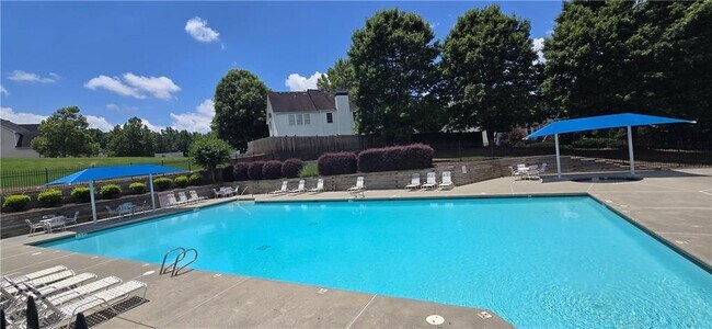 Building Photo - 3811 Roxfield Dr NE