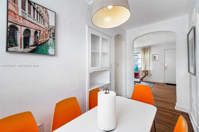 Building Photo - 39 Sidonia Ave