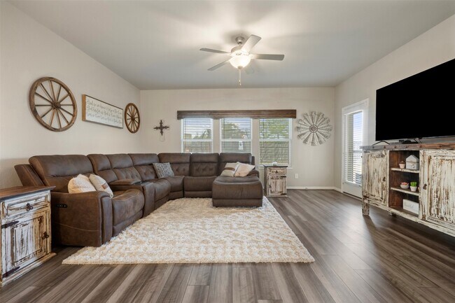 Building Photo - 13010 Red Blossom Cir
