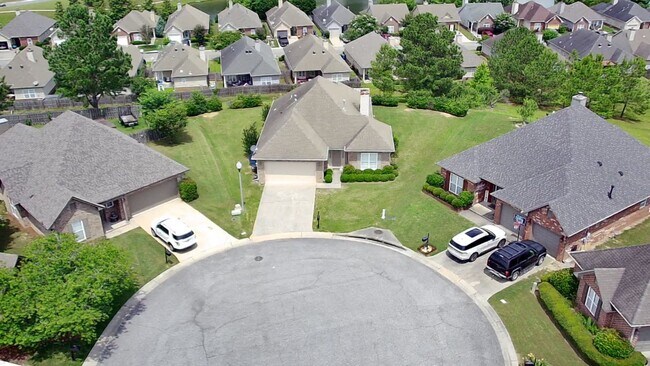 Building Photo - ***Special*** 50% Off the First Month Rent...