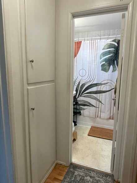 Building Photo - 6740 Amherst St