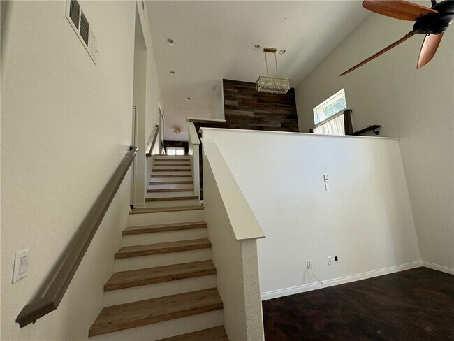 Building Photo - 336 W Cork Tree Dr