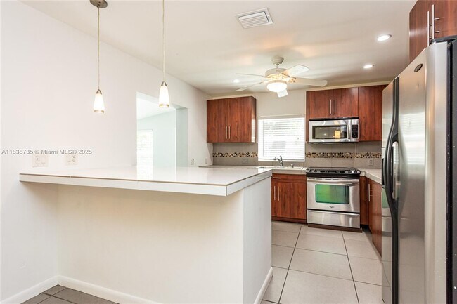 Building Photo - 330 NE 86th St