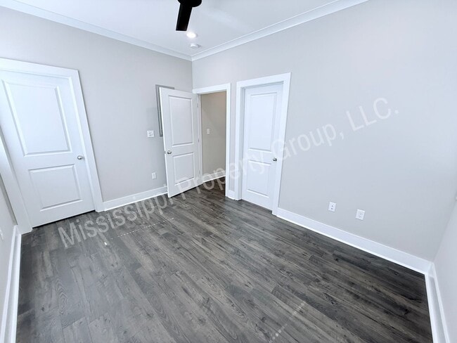 Building Photo - 1405 Pleasant Dr