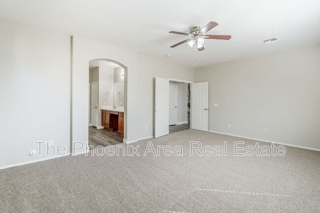 Building Photo - 45929 W Sky Ln