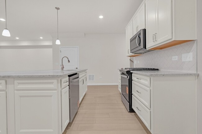 Building Photo - 668 Switchgrass Wy