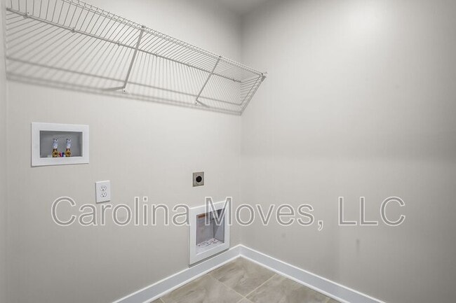 Building Photo - 124 Tassin St