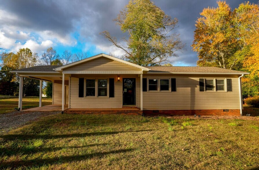 Primary Photo - 116 Harriet Ln