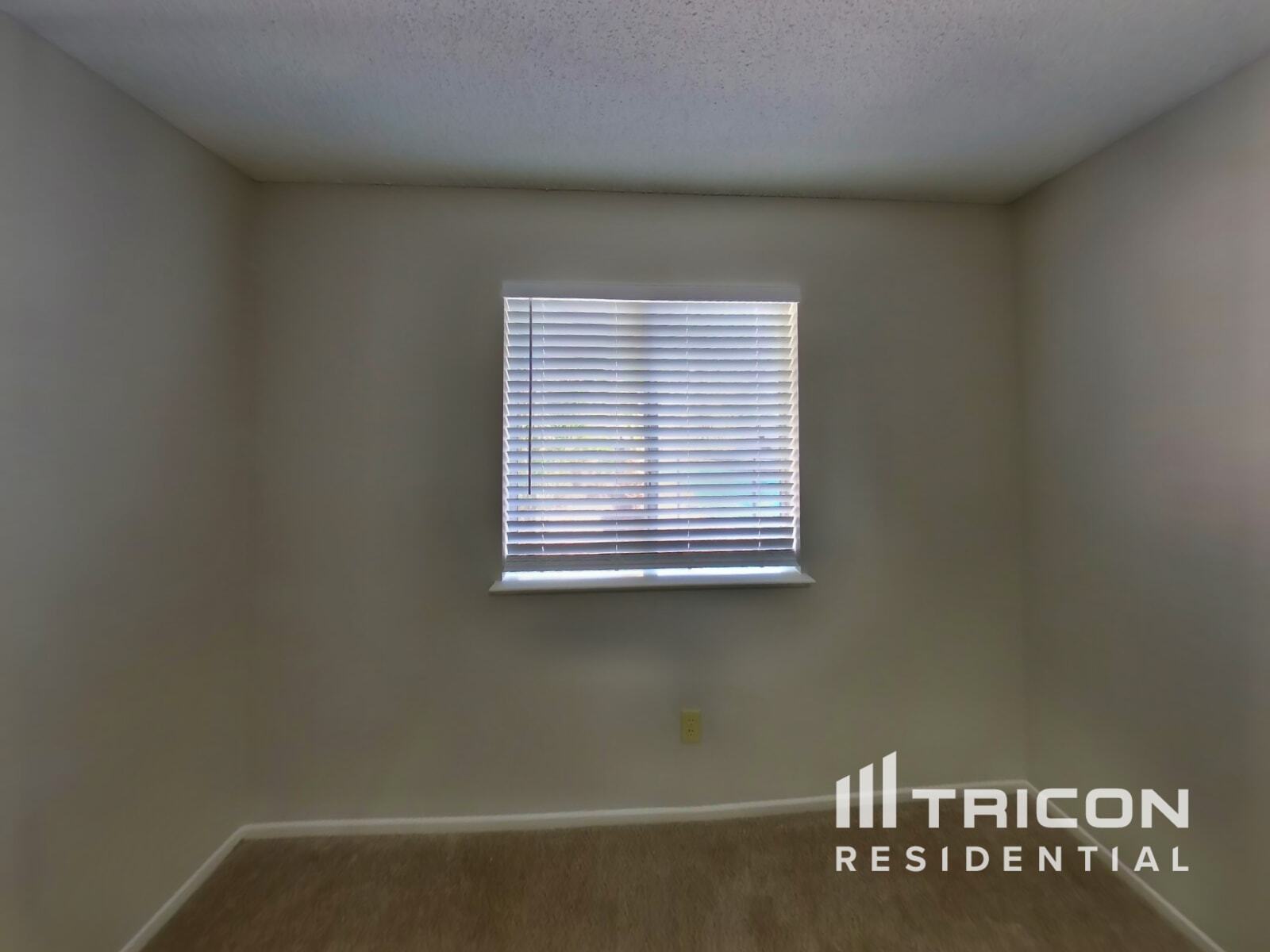 Building Photo - 5152 Laurelwood Ave