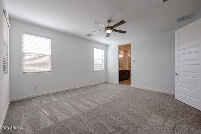 Building Photo - 2071 W Sierra Sunset Trail