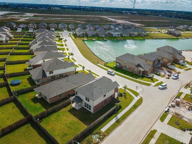 Building Photo - 3542 Vivaldi Dr