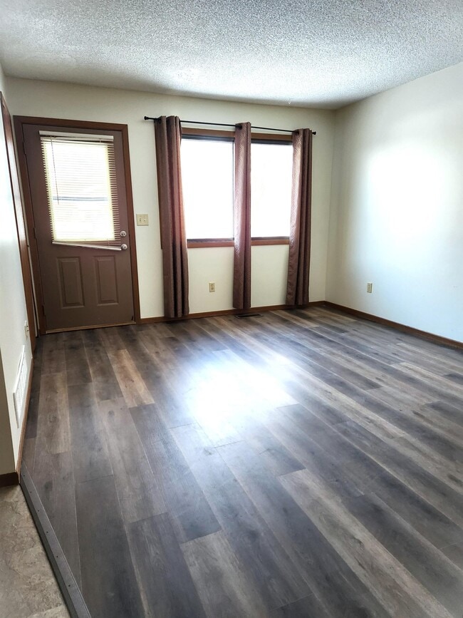 Building Photo - 5655 Brandlwood Ct