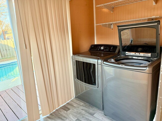 Building Photo - Charming Cape Cod Single Family with inground pool in Norfolk