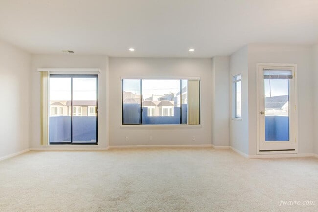 Building Photo - 465 35th Ave