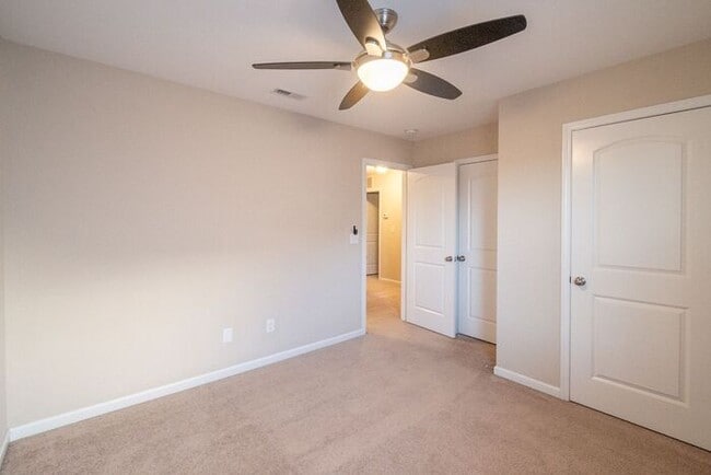 Building Photo - Third month rent free if you sign a lease before 01/31! Spacious 4 Bedroom, 3.5 Bath Home for Ren...