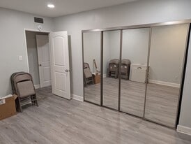 Building Photo - 400 S Los Robles Ave