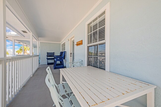 Building Photo - 17642 Front Beach Rd