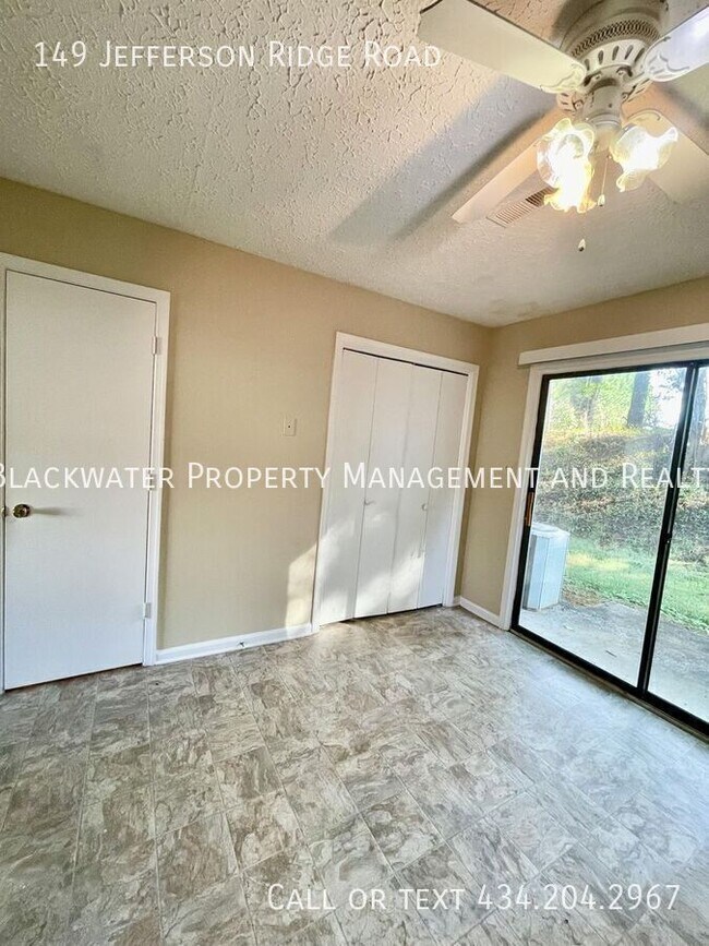 Building Photo - 149 Jefferson Ridge Rd