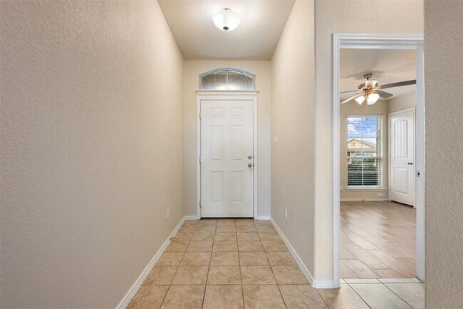 Building Photo - 208 Plata Ln