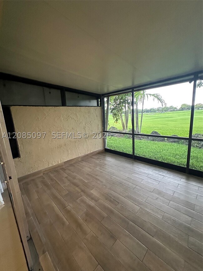Building Photo - 14357 Kendale Lakes Dr
