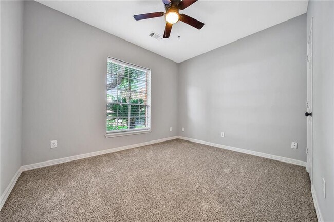 Building Photo - 1303 Chesterpoint Dr