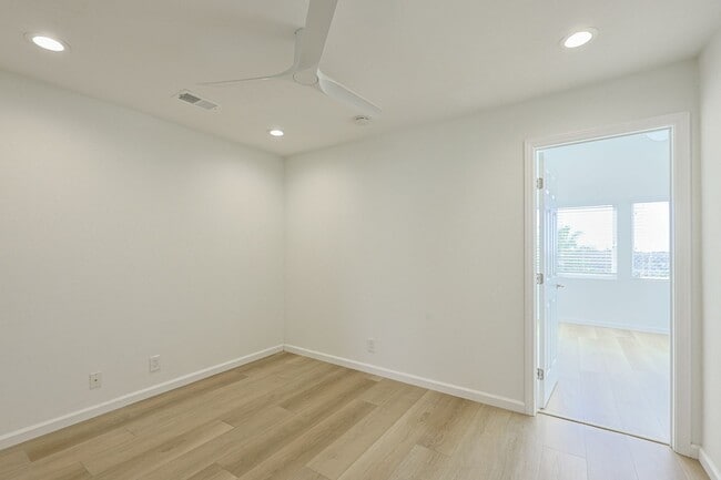 Building Photo - Peaceful 3BD/2BA Home in 55+ Community with Yard, Ocean View & Garage