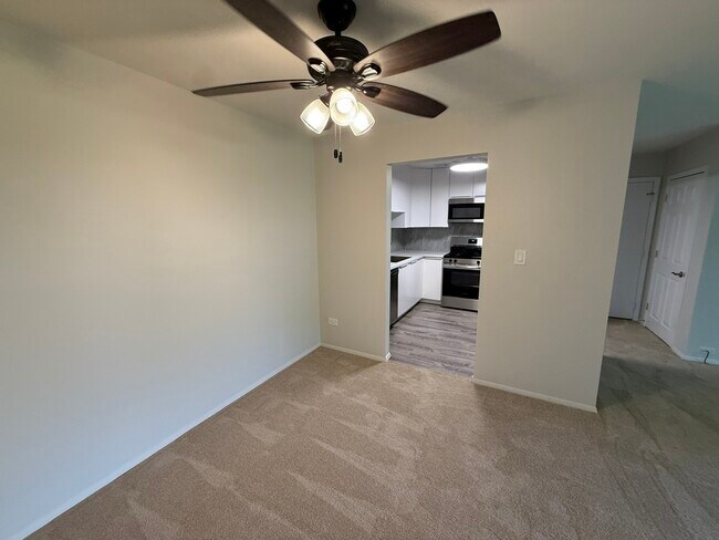 Building Photo - 9S220 Lake Dr