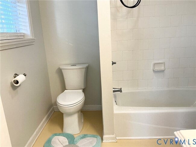 Building Photo - 36 Riverview Dr