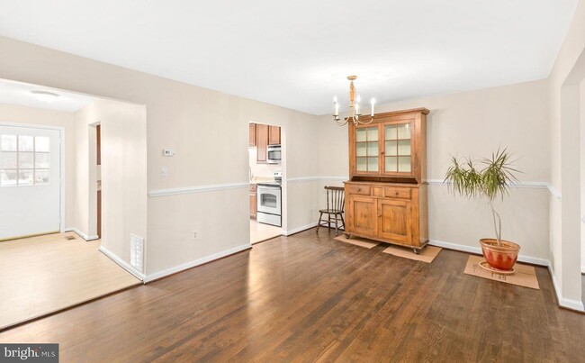 Dining Room - 20 Boileau Ct