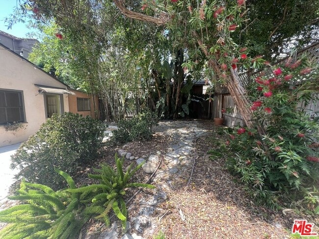 Building Photo - 2019 Cypress Ave.