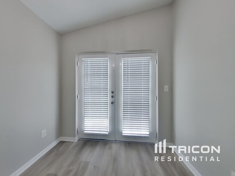 Building Photo - 3211 Kelling St