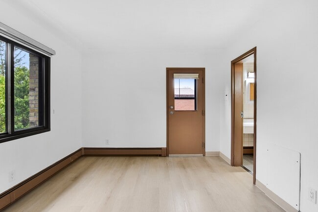 Building Photo - 934 High St