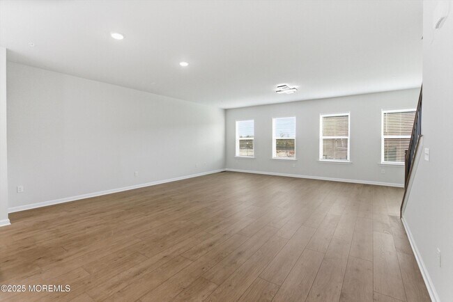 Building Photo - 4 Barton Ave