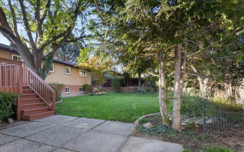 Building Photo - 935 S 1500 E St