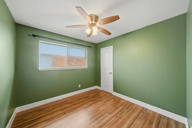 Building Photo - 10658 Northbrook Dr