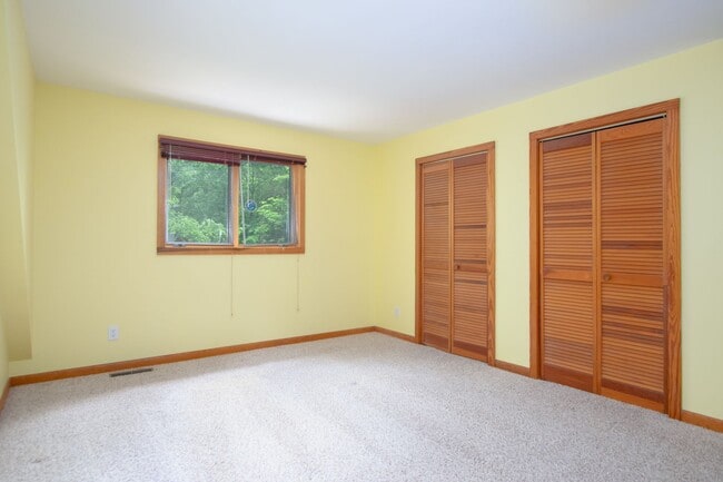Building Photo - 1802 Shelor Ln