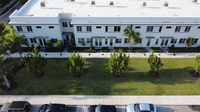 Building Photo - 10447 NW 66th St