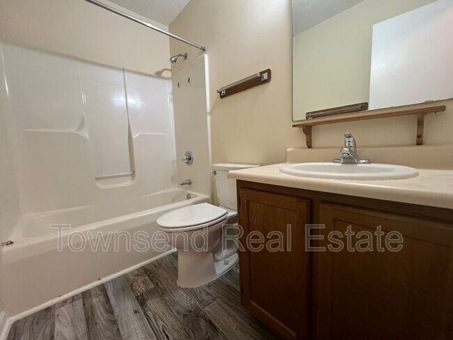 Building Photo - 5038 Linton Hall Rd