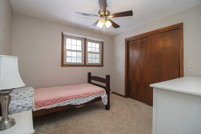 Building Photo - 213 Blueberry Dr