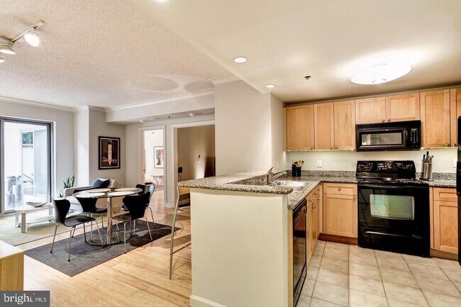 Building Photo - 777 7th St NW