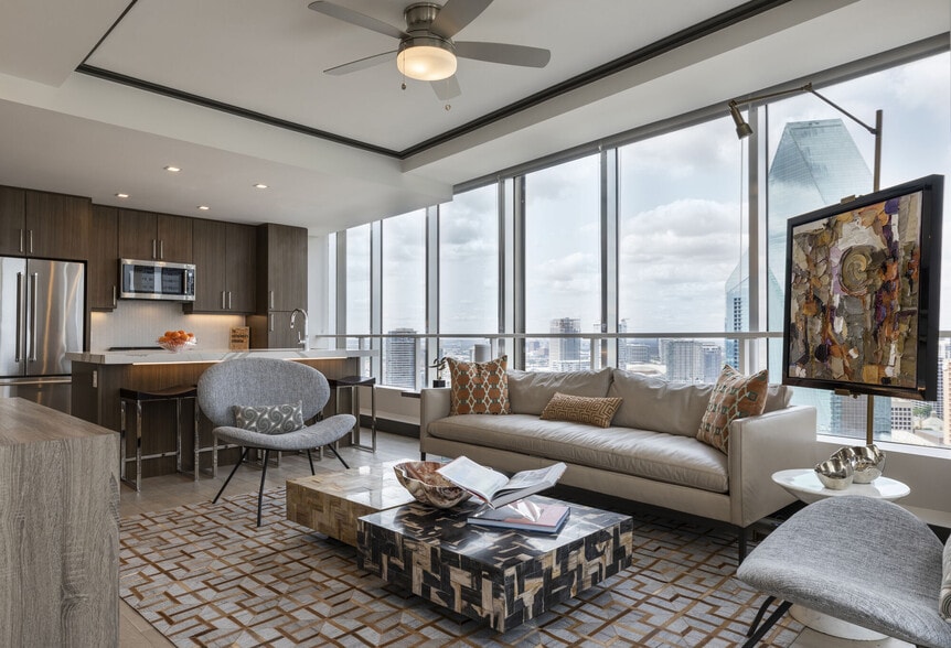 Building Photo - National